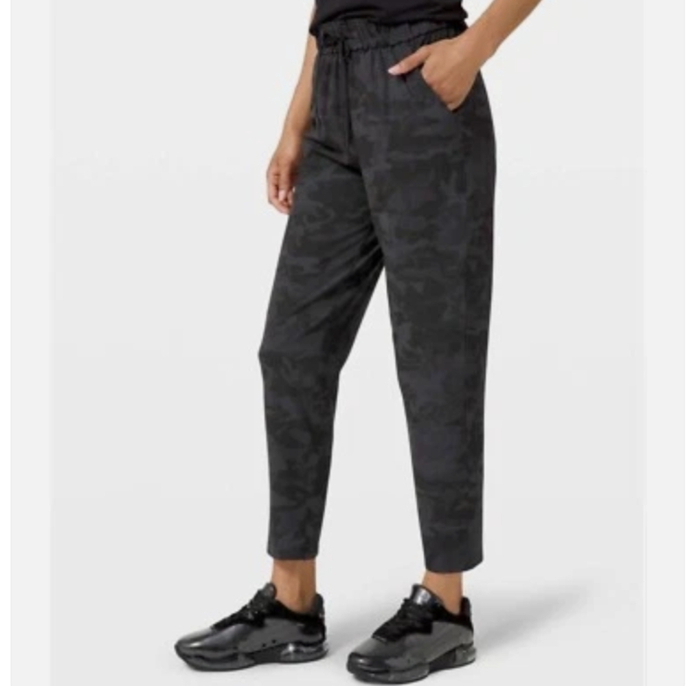 Lululemon Camo Keep Moving Pant 7/8 High-Rise Size 10 Incognito Camo Multi Grey